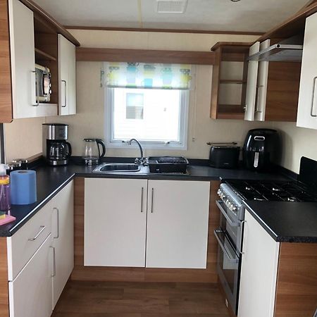 Two X 8 Berth Static Caravan On Lyons Robin Hood Rhyl North Wales Meliden Eksteriør billede