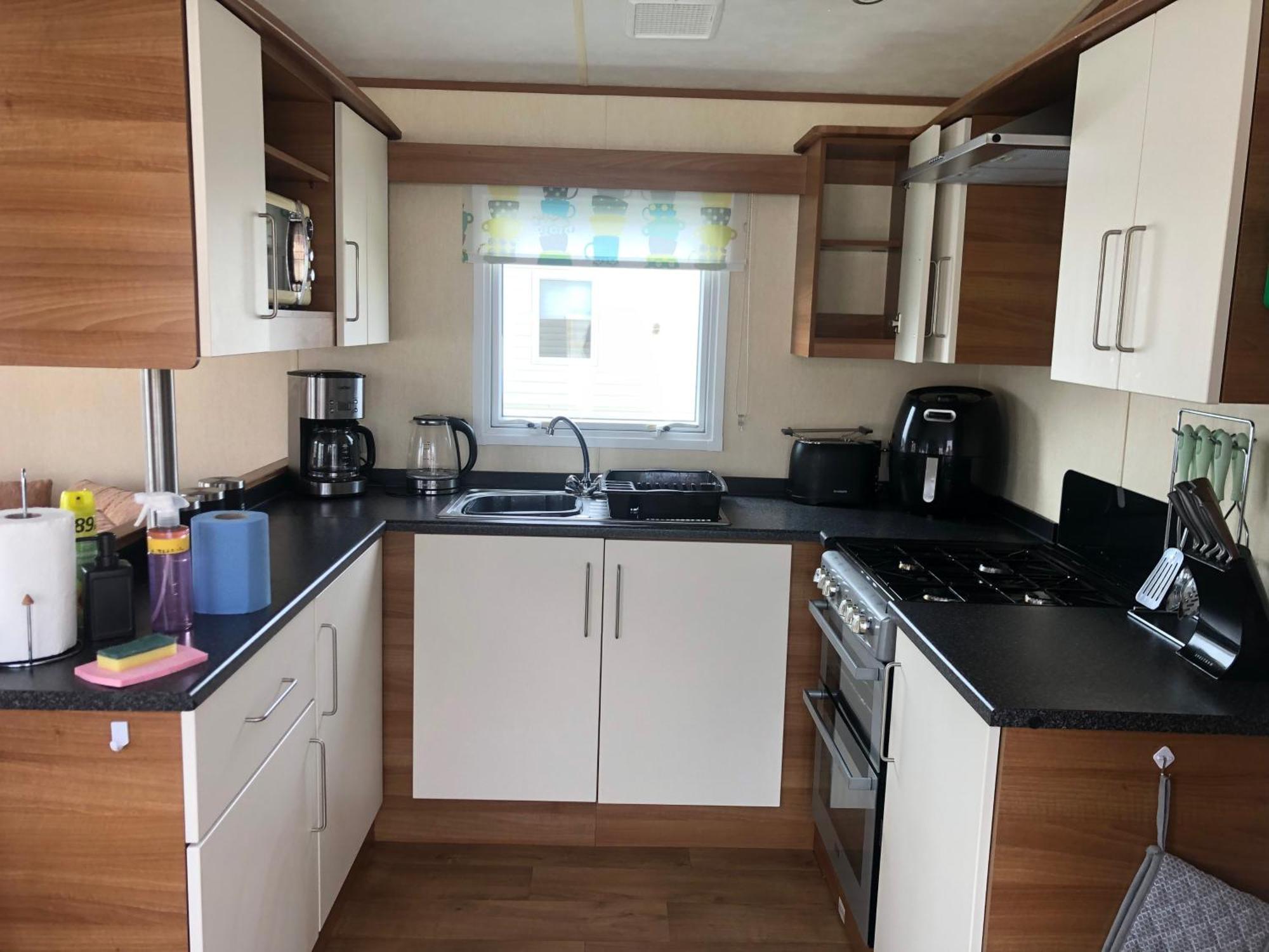Two X 8 Berth Static Caravan On Lyons Robin Hood Rhyl North Wales Meliden Eksteriør billede