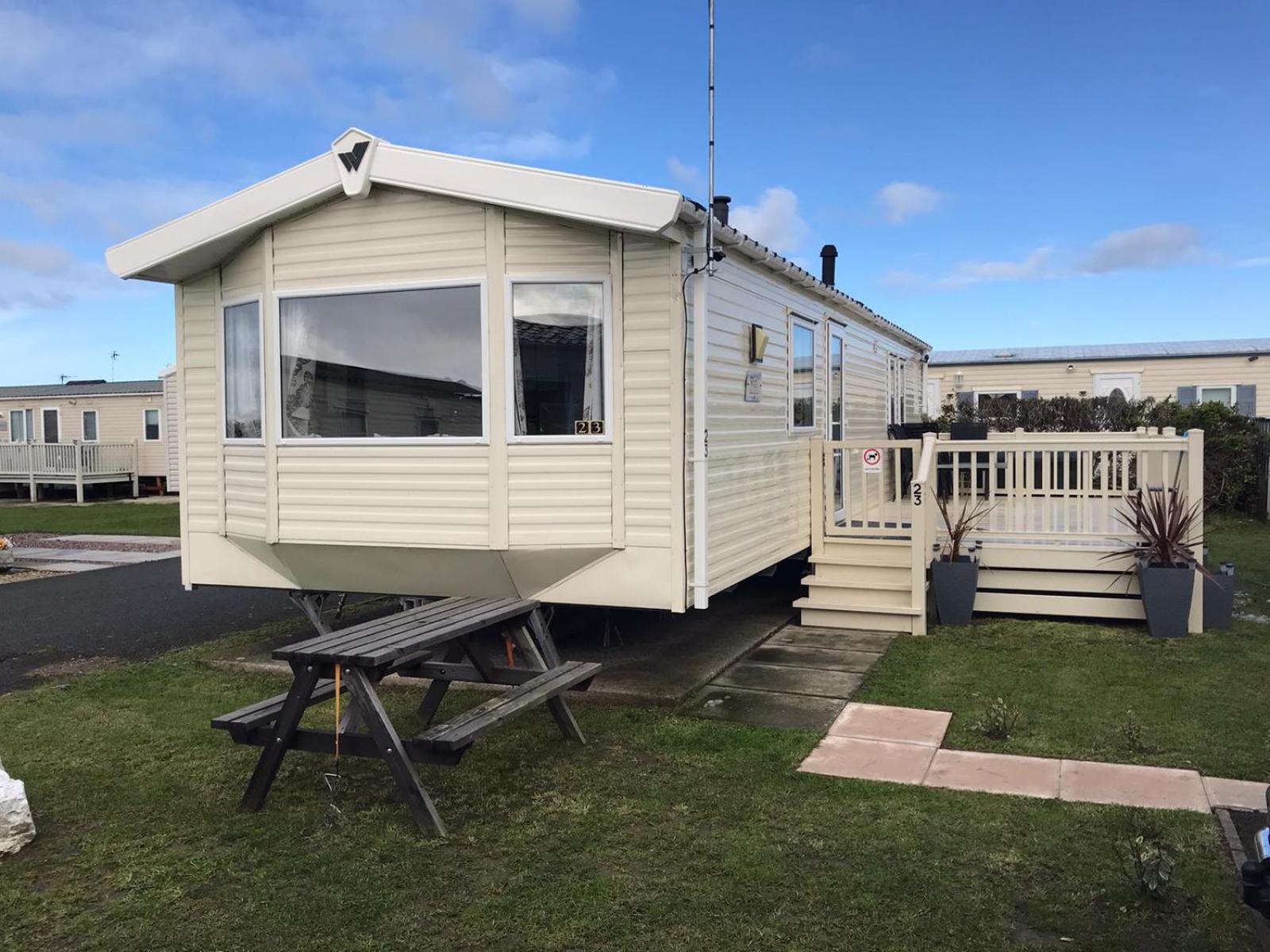Two X 8 Berth Static Caravan On Lyons Robin Hood Rhyl North Wales Meliden Eksteriør billede