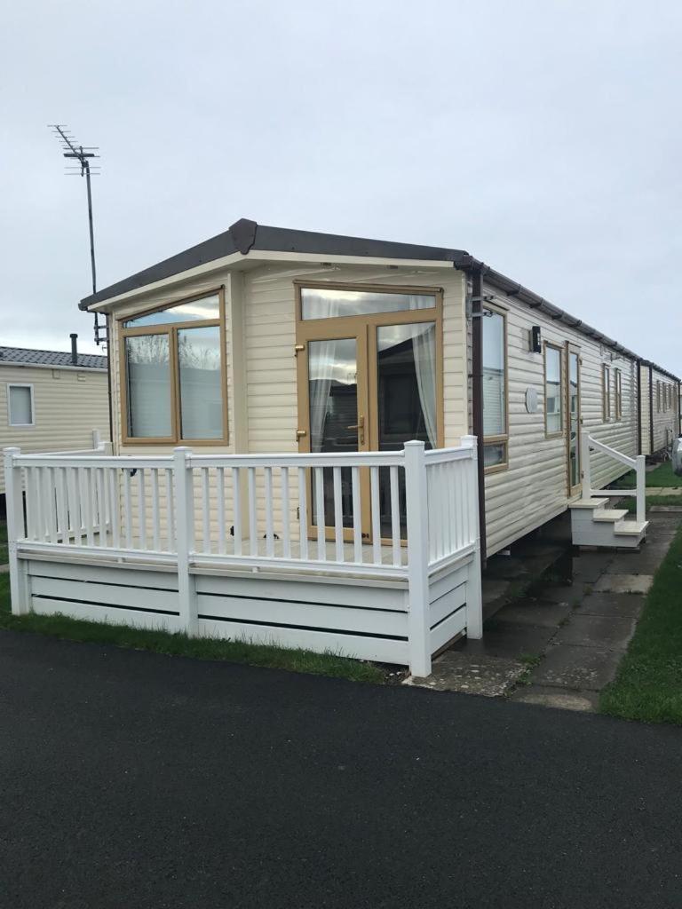 Two X 8 Berth Static Caravan On Lyons Robin Hood Rhyl North Wales Meliden Eksteriør billede